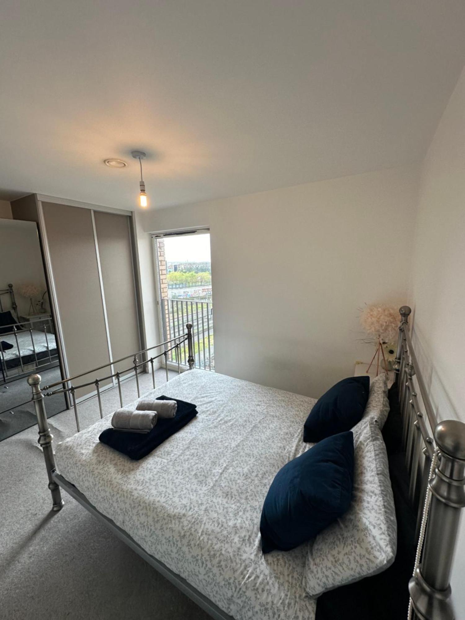 Luxury 3 Bedroom Flat In Stratford, Londres Exterior foto