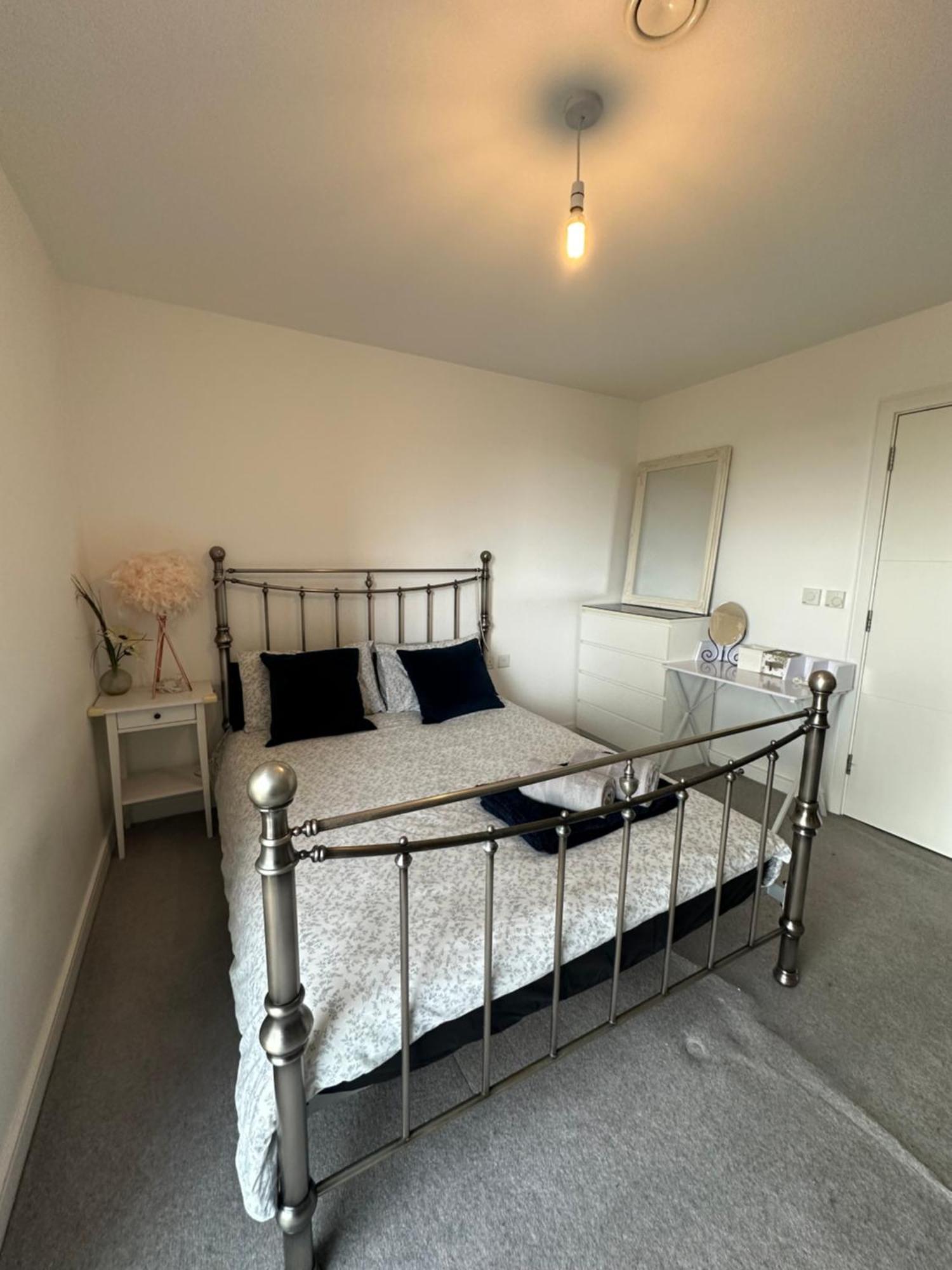 Luxury 3 Bedroom Flat In Stratford, Londres Exterior foto