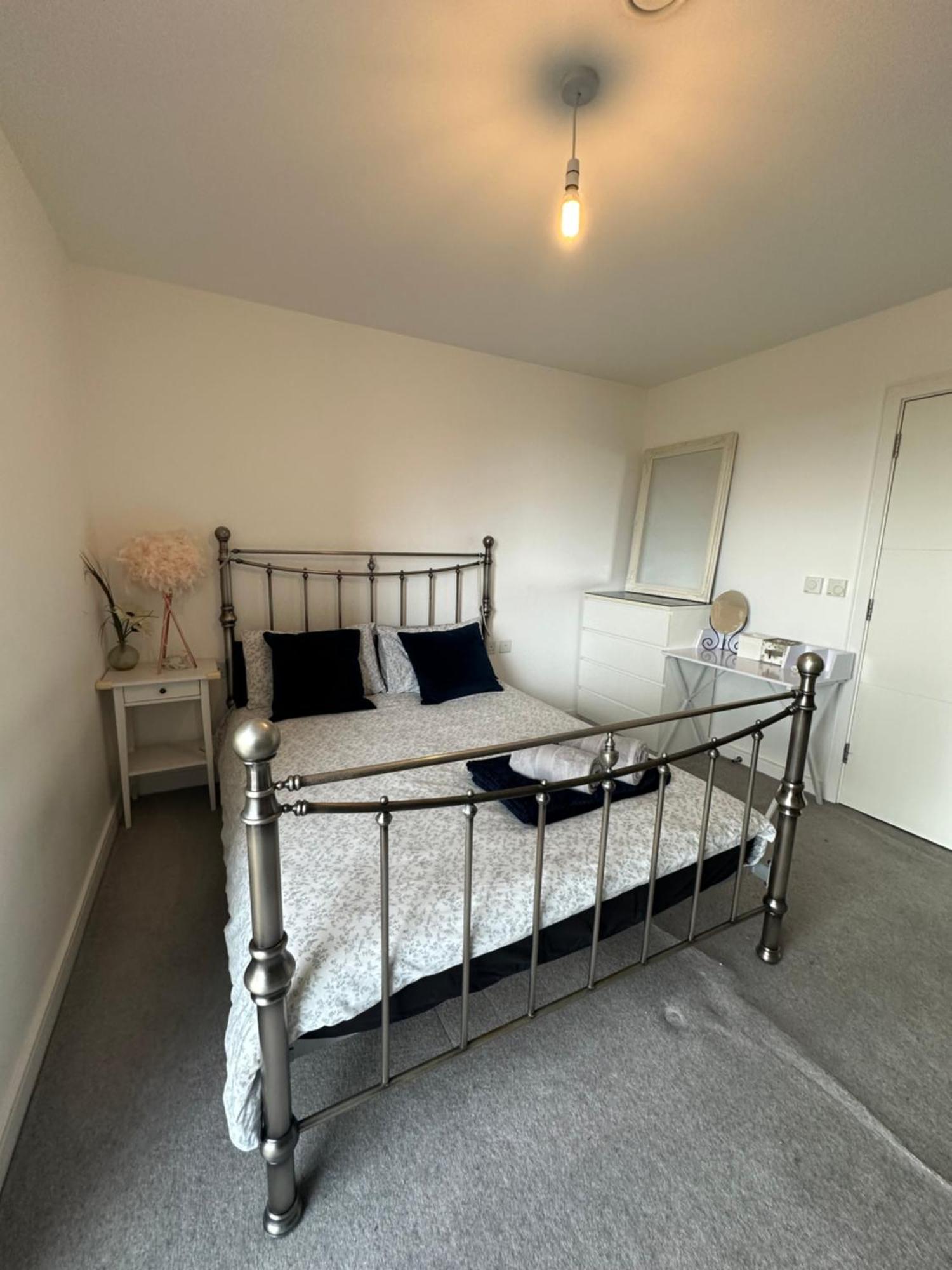 Luxury 3 Bedroom Flat In Stratford, Londres Exterior foto