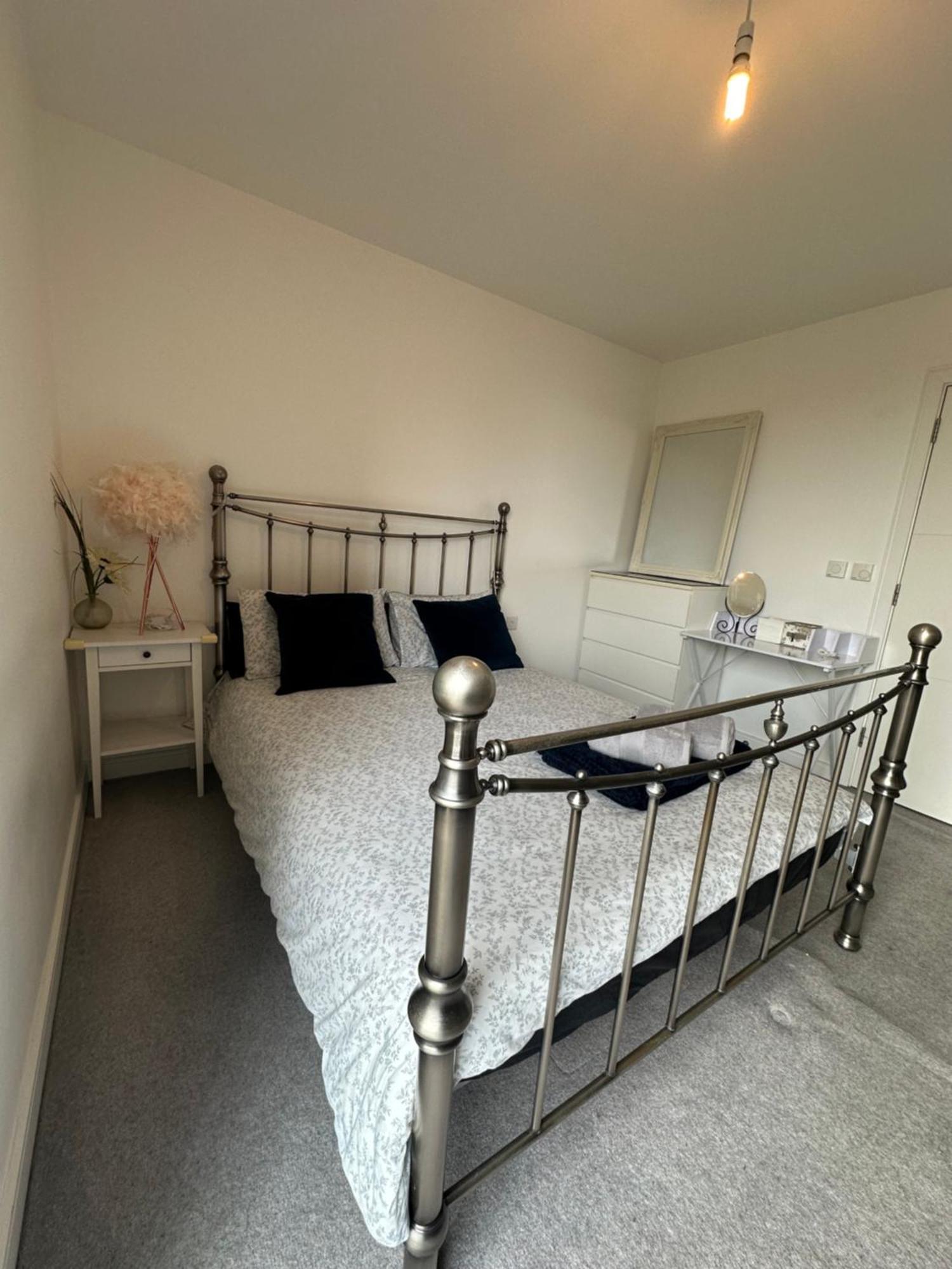 Luxury 3 Bedroom Flat In Stratford, Londres Exterior foto