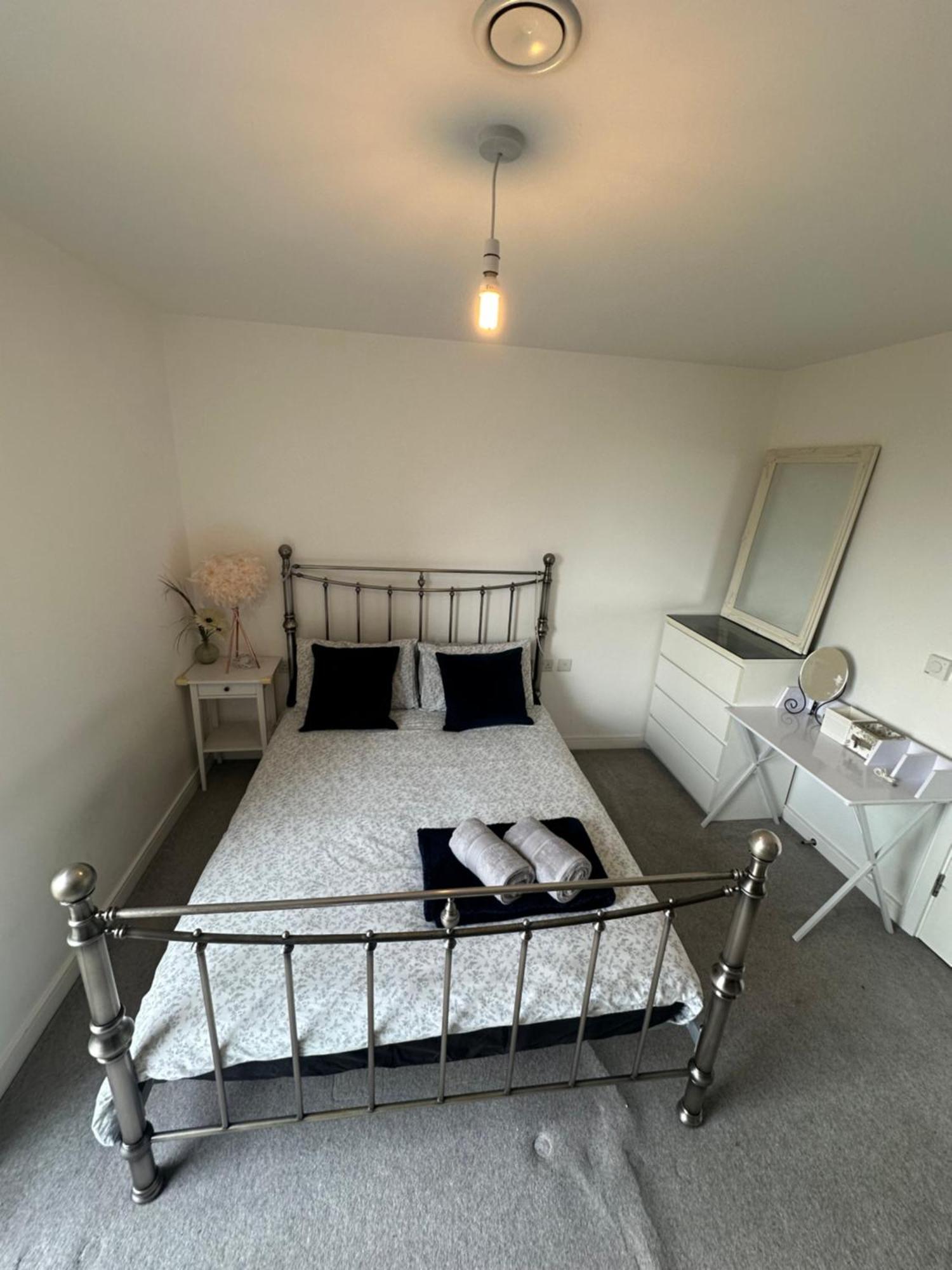 Luxury 3 Bedroom Flat In Stratford, Londres Exterior foto