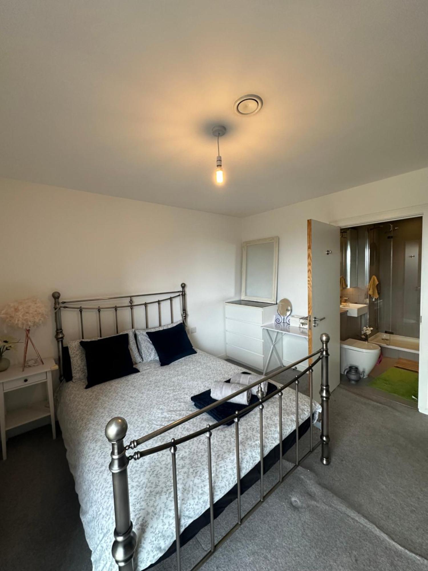 Luxury 3 Bedroom Flat In Stratford, Londres Exterior foto