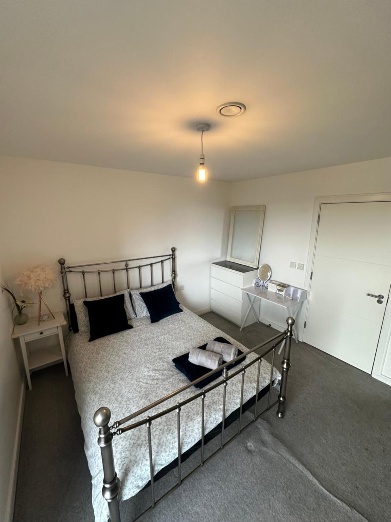 Luxury 3 Bedroom Flat In Stratford, Londres Exterior foto