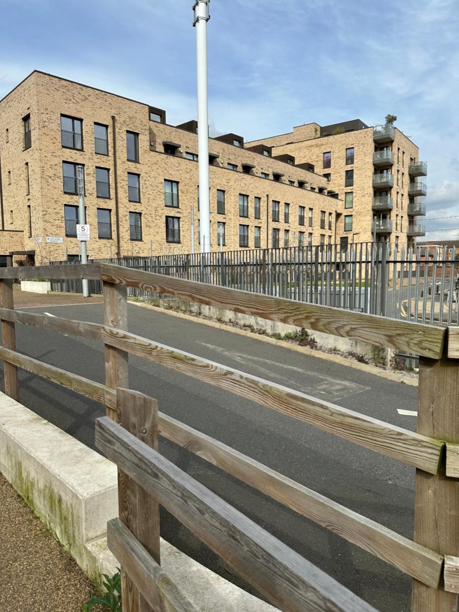 Luxury 3 Bedroom Flat In Stratford, Londres Exterior foto